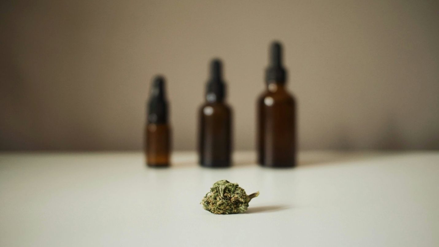 You are currently viewing What Are Cannabis Tinctures?